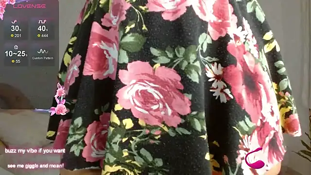 Snapshot of Nayade chatting on 21, 9, 2025 Nayade online show from 21, 9, 2025