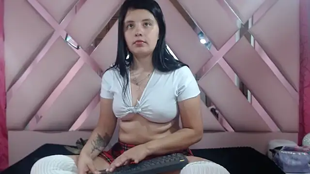 nathaly low1 online show from 19, 2, 2025