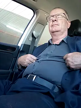 stiffandlubedxh online show from 7, 1, 2025