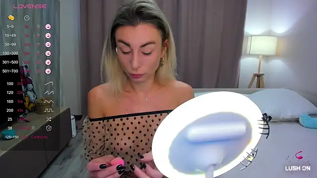 DannaEvan online show from 9, 3, 2025