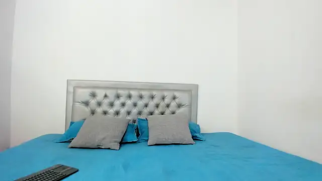 SEXXYLATINCOUPLE1 online show from 29, 7, 2026
