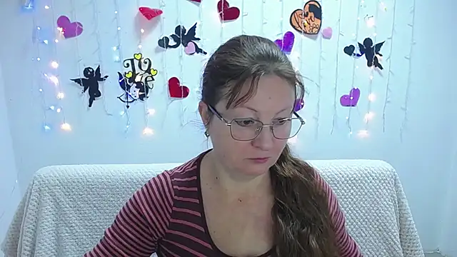 VanessaHotts online show from 12, 2, 2025