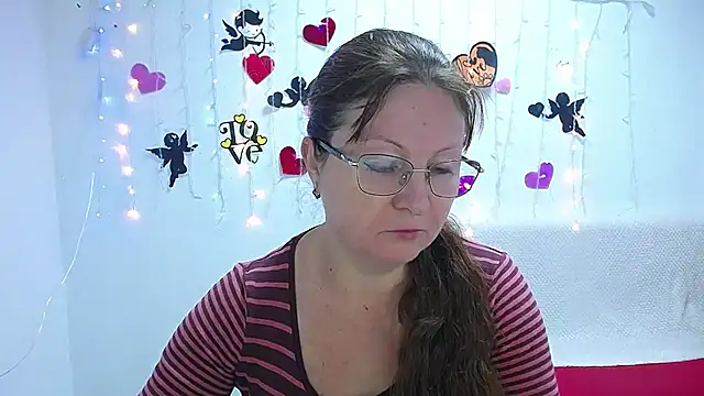 VanessaHotts online show from 14, 2, 2025