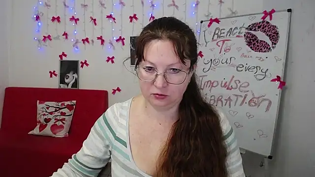 VanessaHotts online show from 25, 3, 2026