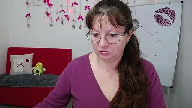 VanessaHotts online show from 15, 4, 2026