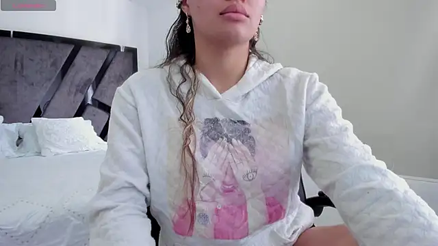 AnnieAndStefan online show from 7, 11, 2025