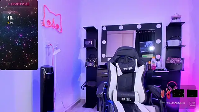 miss kitty online show from 12, 12, 2024