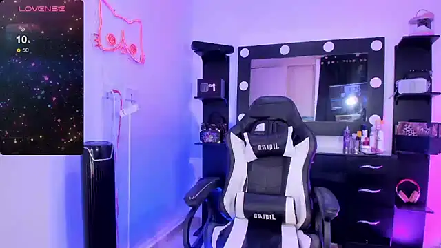 miss kitty online show from 22, 12, 2024