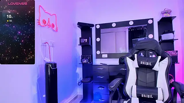 miss kitty online show from 5, 2, 2025