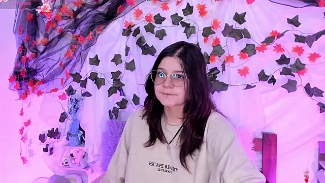 Mey moon online show from 7, 2, 2025