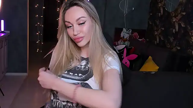 Snapshot of Blckmirrorr chatting on 5, 2, 2025 Blckmirrorr online show from 5, 2, 2025