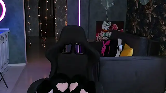 Snapshot of Blckmirrorr chatting on 10, 9, 2025 Blckmirrorr online show from 10, 9, 2025