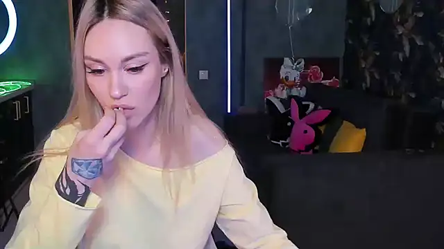 Snapshot of Blckmirrorr chatting on 28, 11, 2025 Blckmirrorr online show from 28, 11, 2025