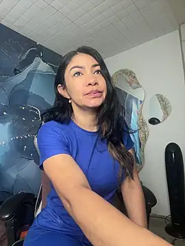 luzcastillo07 online show from 25, 5, 2026