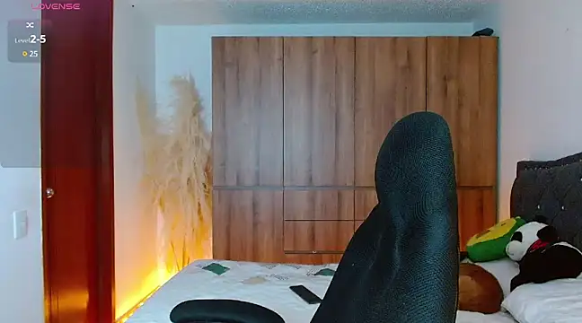 mathew vidal1 online show from 5, 12, 2024