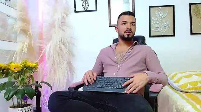 mathew vidal1 online show from 4, 2, 2025