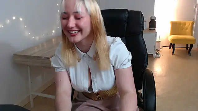 Crystal-dreamt online show from 14, 9, 2025