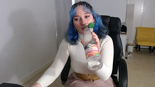 Crystal-dreamt online show from 3, 11, 2025