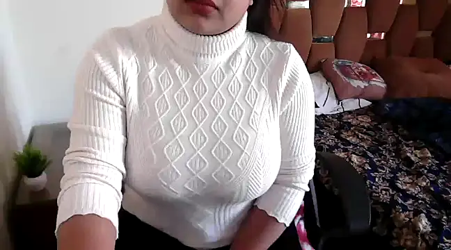 Snapshot of shivi_moto chatting on 13, 2, 2025 shivi moto online show from 13, 2, 2025