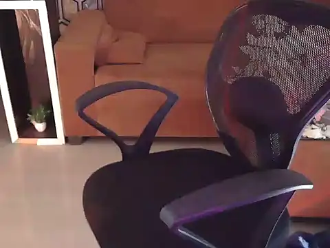 Snapshot of shivi_moto chatting on 10, 10, 2025 shivi moto online show from 10, 10, 2025