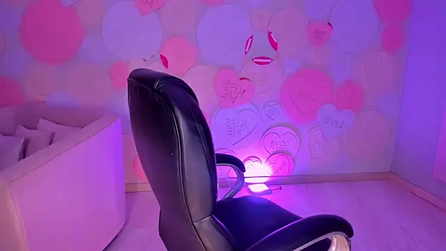 Snapshot of MileyCruz_ chatting on 22, 12, 2024 MileyCruz online show from 22, 12, 2024