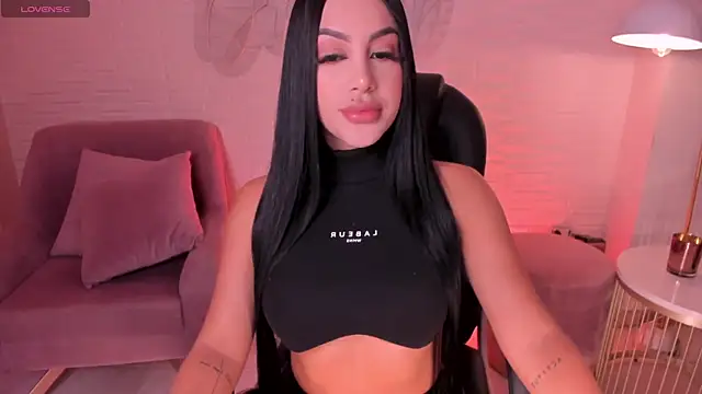 Snapshot of MileyCruz_ chatting on 28, 1, 2025 MileyCruz online show from 28, 1, 2025