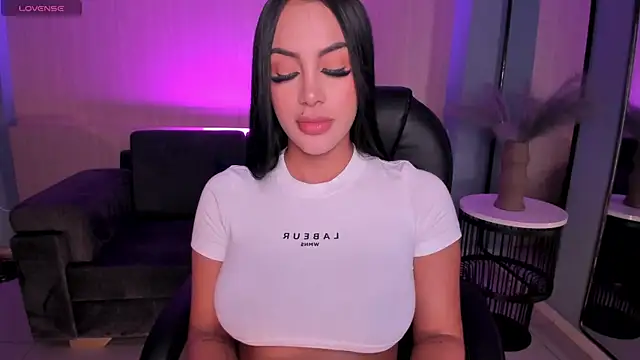 Snapshot of MileyCruz_ chatting on 13, 2, 2025 MileyCruz online show from 13, 2, 2025