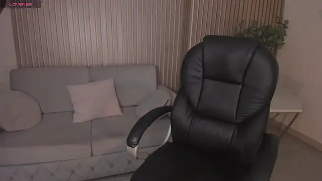 Snapshot of MileyCruz_ chatting on 19, 2, 2025 MileyCruz online show from 19, 2, 2025