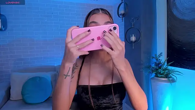 DannaCruz online show from 11, 3, 2026