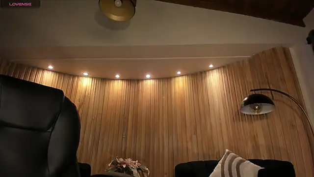 SophiePalmer online show from 6, 3, 2026