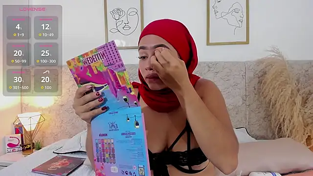 Snapshot of abby_gibson chatting on 24, 10, 2025 abby gibson online show from 24, 10, 2025