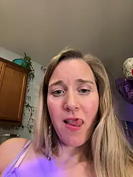 SkyelarSommer online show from 23, 2, 2025