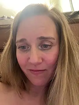 SkyelarSommer online show from 3, 3, 2025