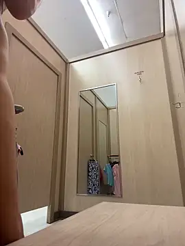 SkyelarSommer online show from 6, 3, 2025