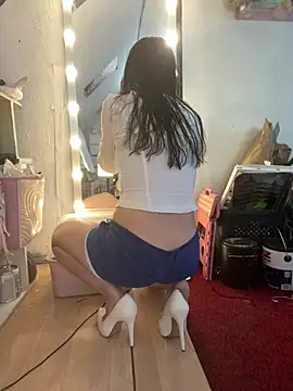 DominiqueX0 online show from 27, 4, 2026