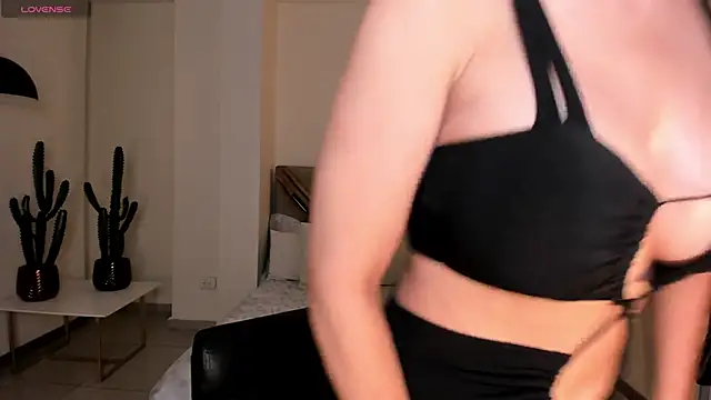 Snapshot of SunnyRivers chatting on 18, 9, 2025 SunnyRivers online show from 18, 9, 2025