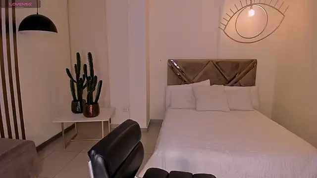 Snapshot of SunnyRivers chatting on 28, 10, 2025 SunnyRivers online show from 28, 10, 2025