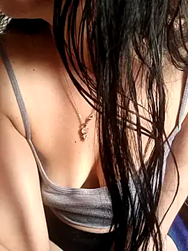 LissaThompsom online show from 13, 12, 2024