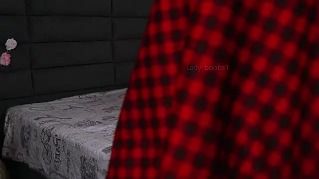 kathieandpovcock1 online show from 26, 4, 2026