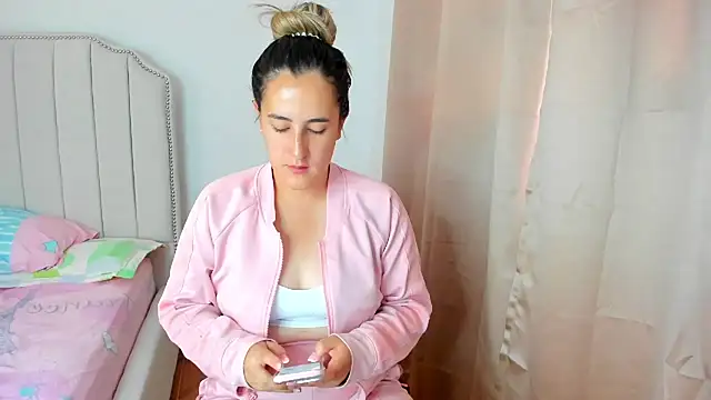 Hanna86 online show from 11, 9, 2025