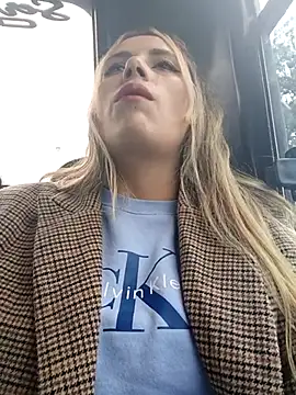 Snapshot of Misscata1106 chatting on 10, 9, 2025 Misscata1106 online show from 10, 9, 2025