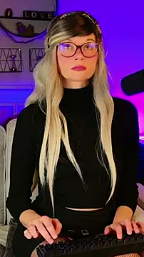 Kittychatte online show from 10, 6, 2026