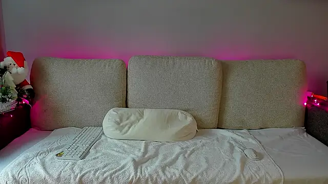 Snapshot of bellahot77 chatting on 21, 12, 2025 bellahot77 online show from 21, 12, 2025