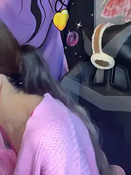 LaPetitechienne1 online show from 22, 12, 2024