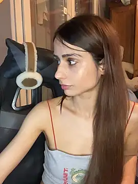 LaPetitechienne1 online show from 29, 1, 2025