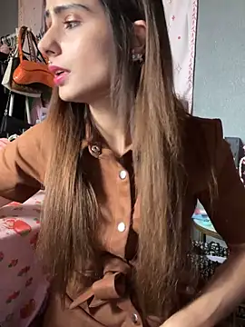 LaPetitechienne1 online show from 17, 10, 2025