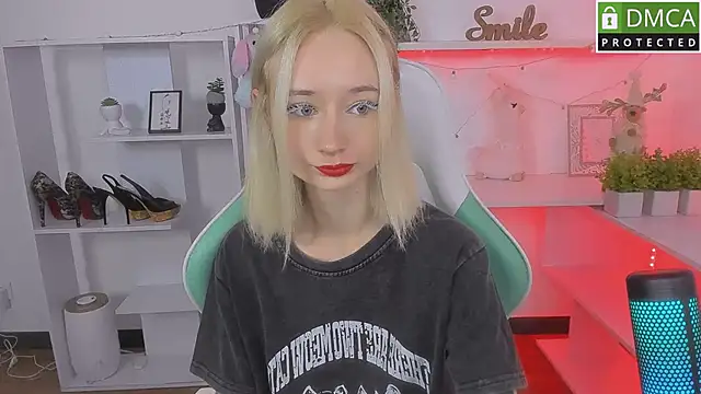 Snapshot of Katia_Kim chatting on 9, 10, 2025 Katia Kim online show from 9, 10, 2025