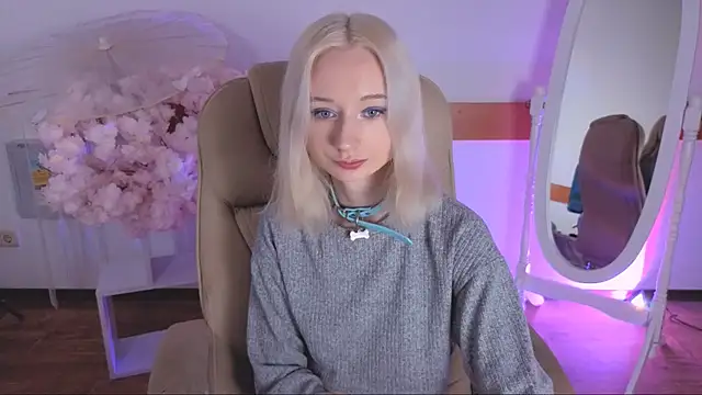 Snapshot of Katia_Kim chatting on 15, 11, 2025 Katia Kim online show from 15, 11, 2025