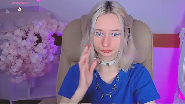 Snapshot of Katia_Kim chatting on 19, 12, 2025 Katia Kim online show from 19, 12, 2025