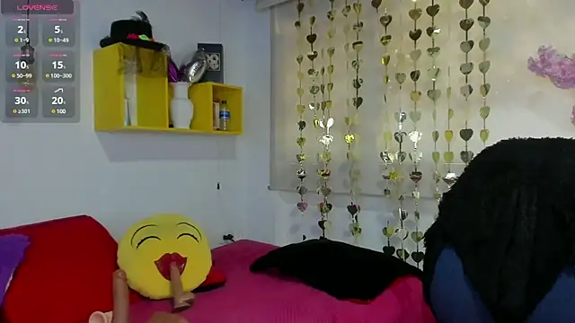 yasmin goldenst online show from 15, 1, 2025